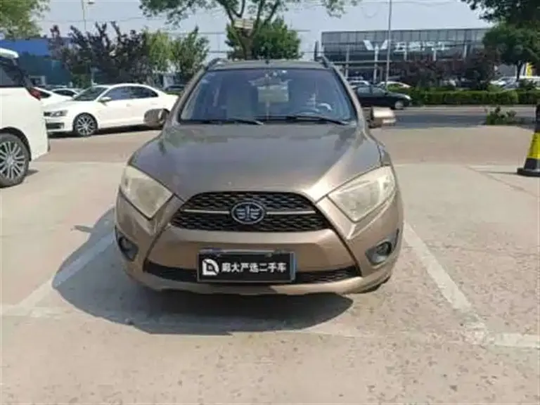 FAW Xiali N7 夏利N7 2013款 1.3 L 手动舒适型