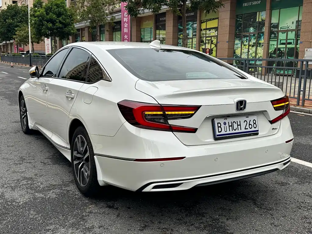 Accord Sharp· Hybrid 2.0 L Sharp Leading