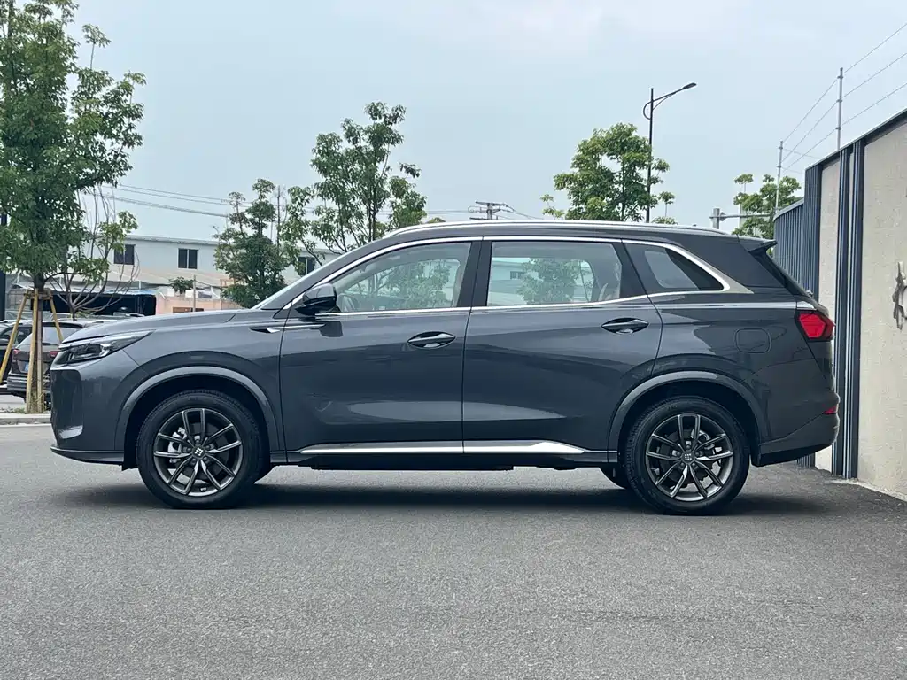 Landian E5 PLUS 蓝电E5 PLUS 2025款 165 km 长续航先享版 7座