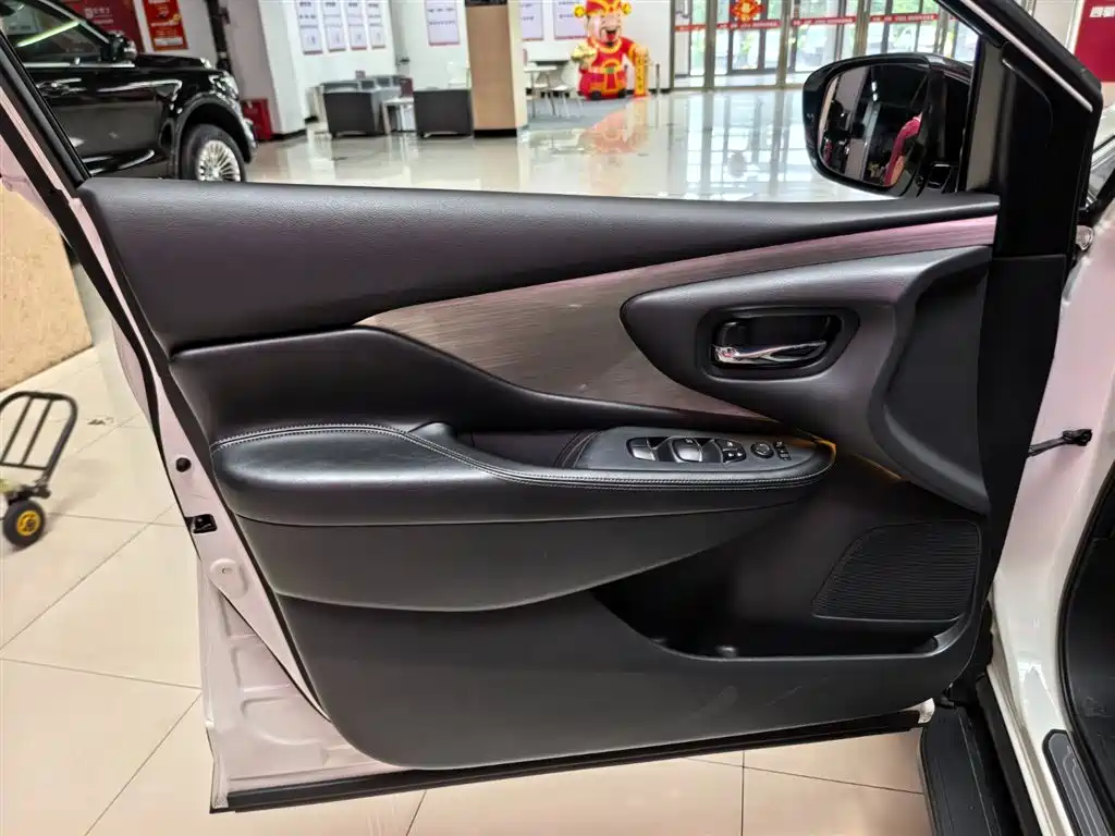 Murano 2.5 L XL 2 WD Connected Luxury CN-VI