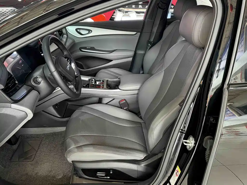 Seal 07 DM-i DM-i 1.5 L 125 km Elite