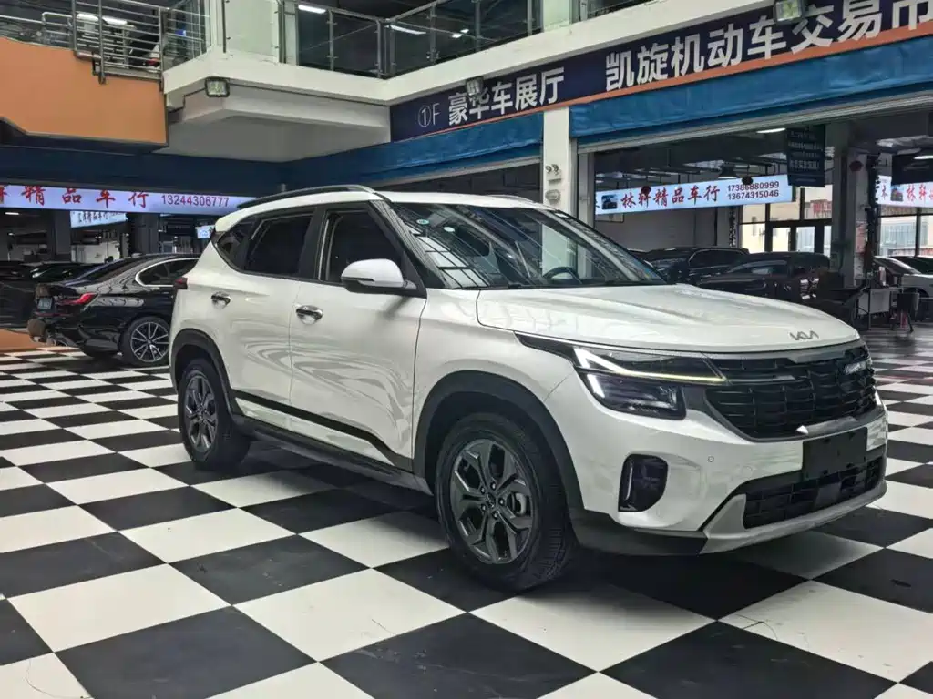 Seltos 1.5 L CVT Luxury