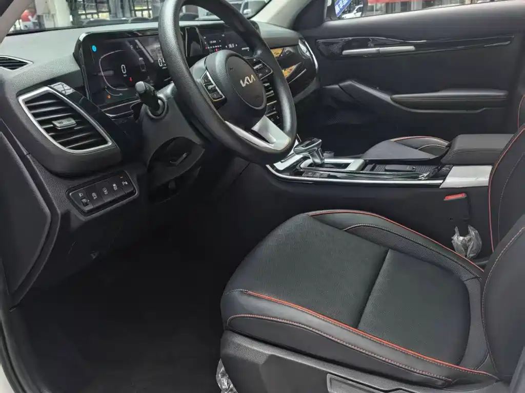 Seltos 1.5 L CVT Luxury