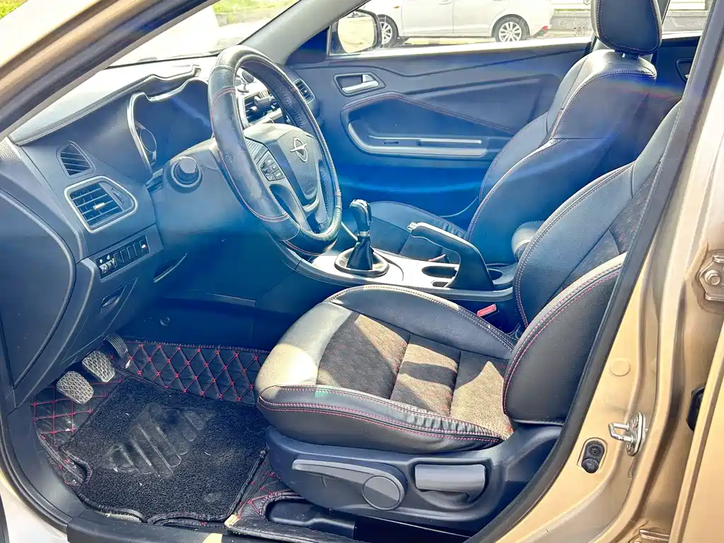 Family 1.6 L Manual Luxury
