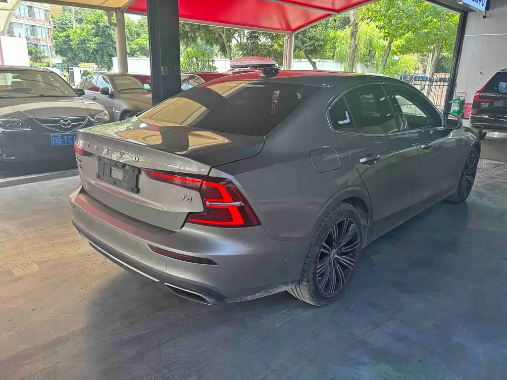 Volvo S60 T4 Smart Vision Luxury
