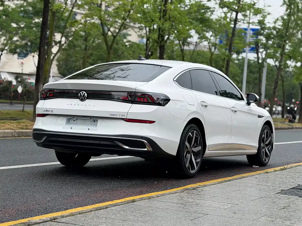 Lamando Lamando L 280 TSI DSG Spicy Cool
