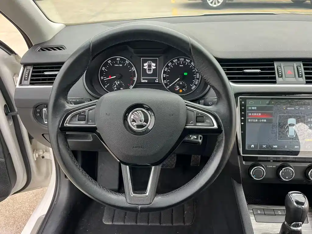 Octavia 1.6 L Auto Smart Travel