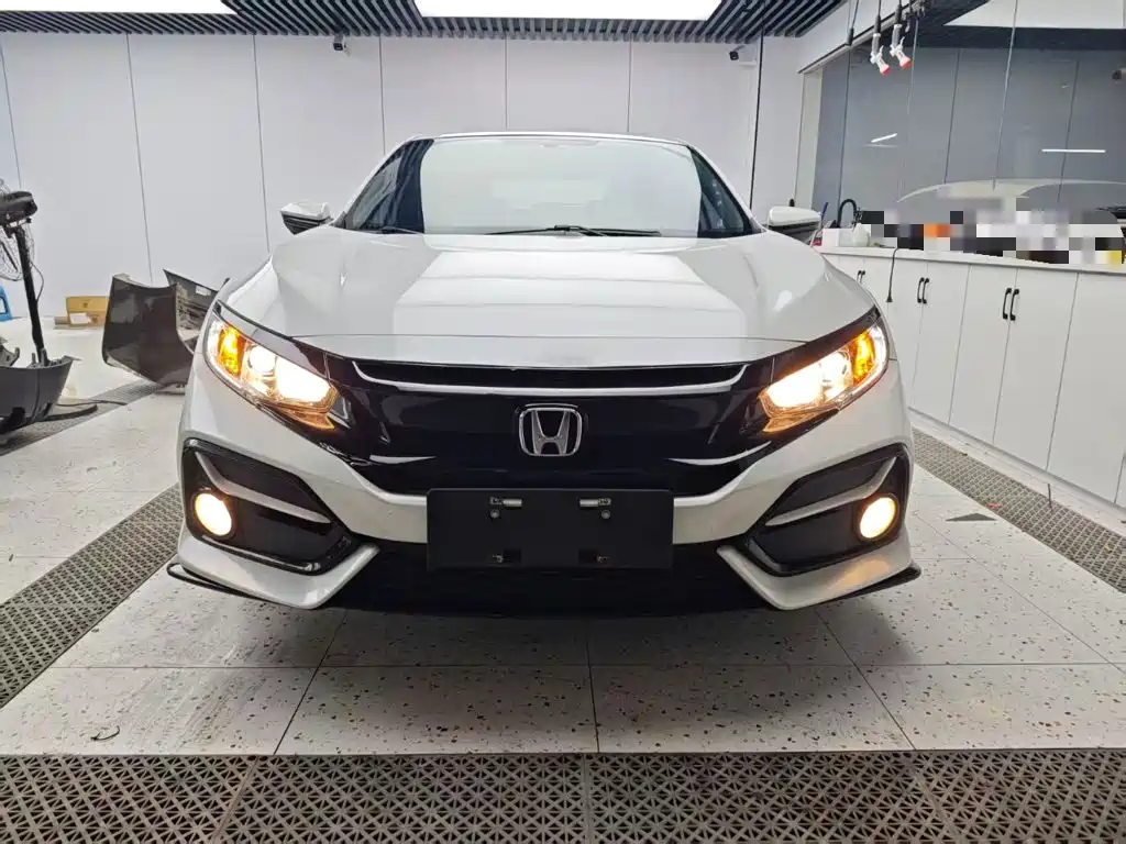 Civic HATCHBACK 220 TURBO CVT New Sharp Control