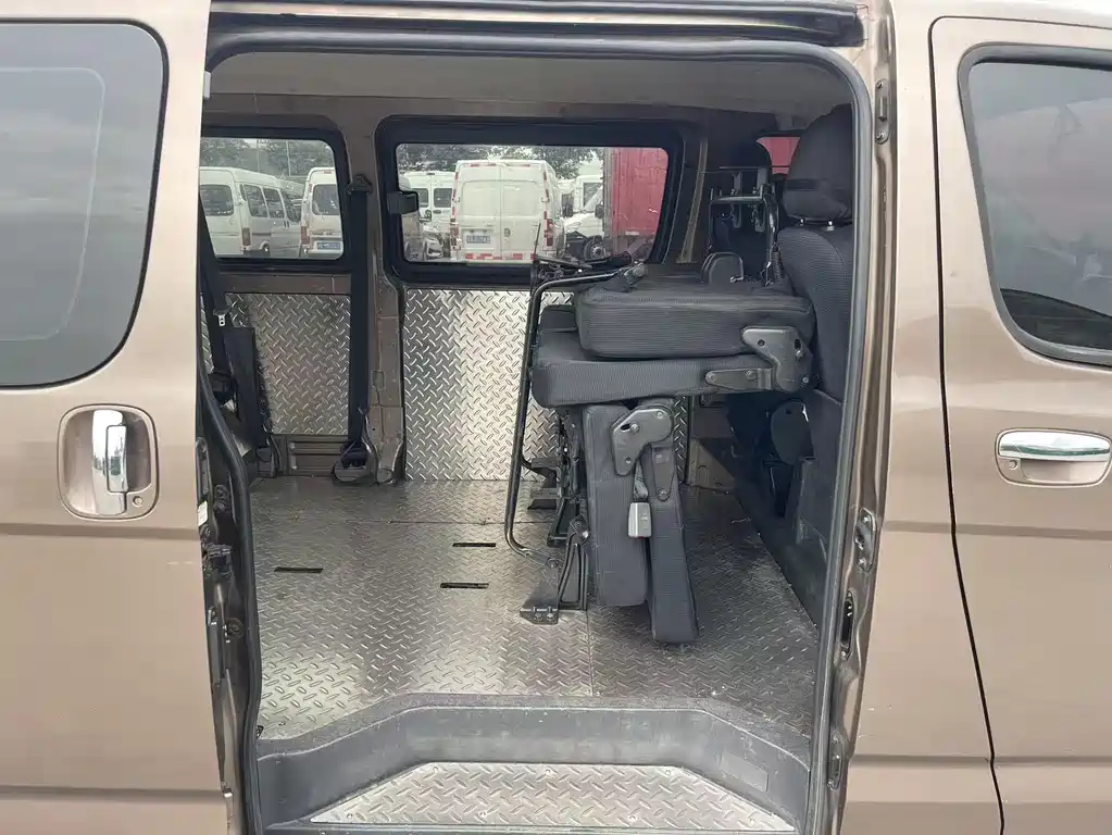Fengjing G5 风景G5 2020款 2.0 L长轴平顶6座多用途乘用车1 TZS