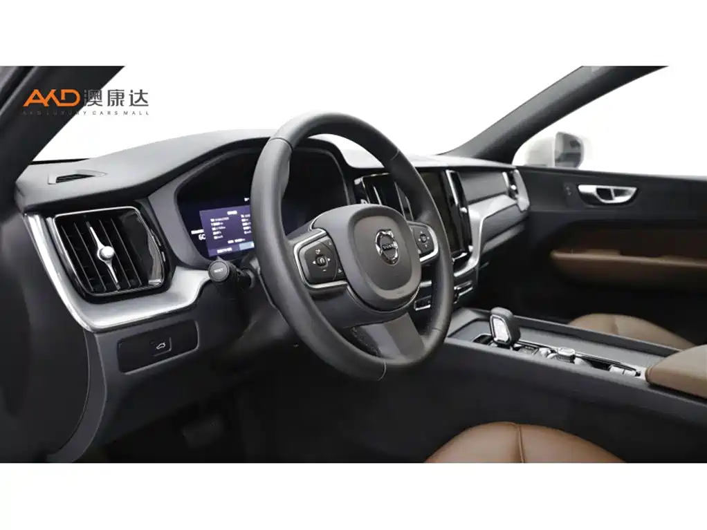Volvo XC60 沃尔沃XC60/2.0 T/25款/B5 四驱智逸豪华版