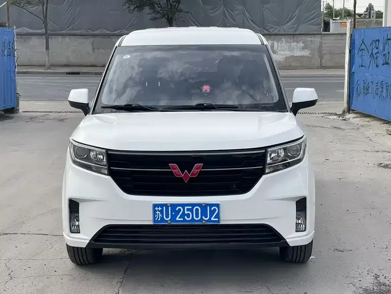 Wuling Journey 1.5 T Manual Luxury