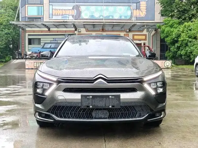 Citroën C5 X 1.6 T Extraordinary Tiger Year
