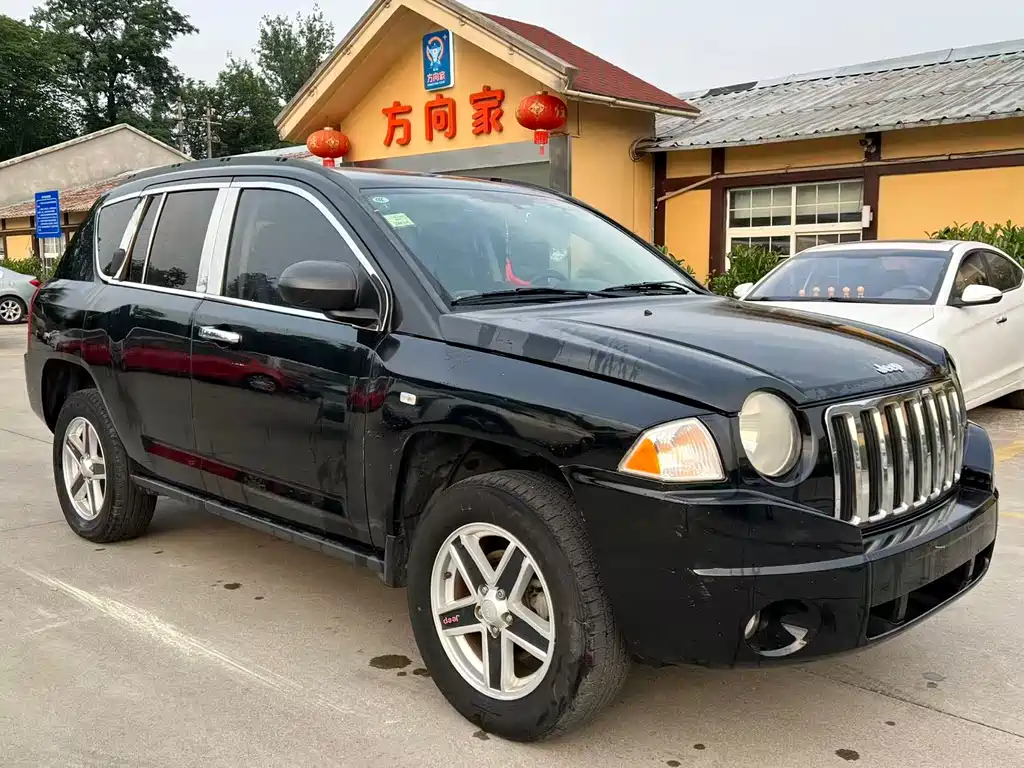 Compass (Import) 指南者进口 2011款 2.4 L 四驱豪华导航版