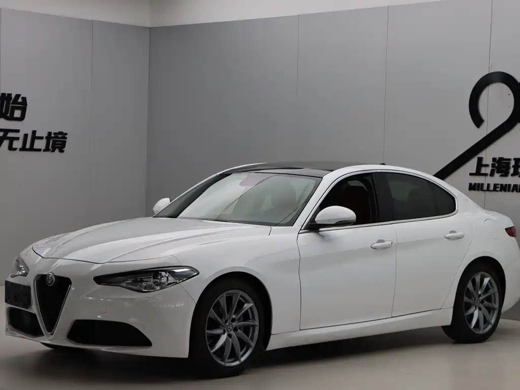 Giulia 2.0 T 200 HP Luxury