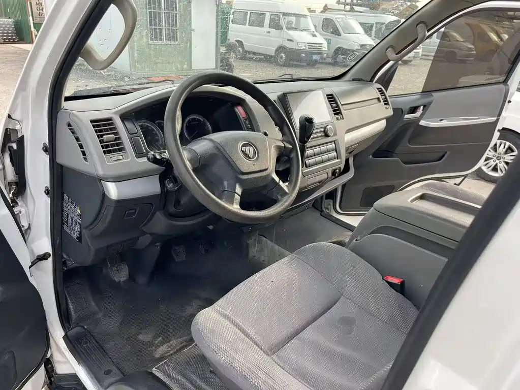 Fengjing G7 2.0 L LWB Commercial Cargo Van High Roof 6-seat4 Q20 M