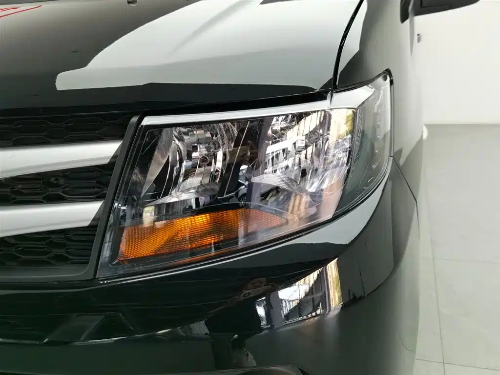 Refine M3 瑞风M3 2023款 PLUS 1.5 T 5/7座经典版
