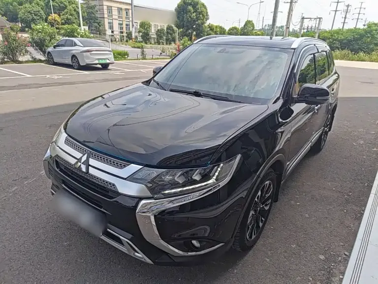 Mitsubishi Outlander 2.4 L 4 WD Enjoyment 5-seat CN-VI