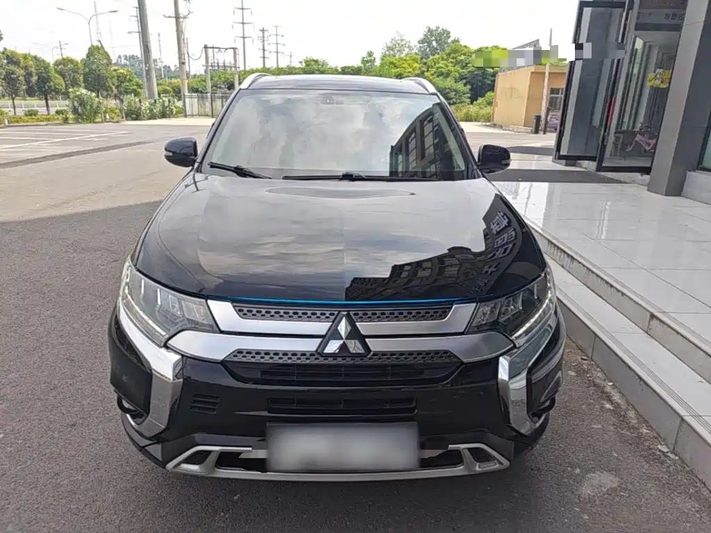 Outlander 2.4 L 4 WD Enjoyment 5-seat CN-VI