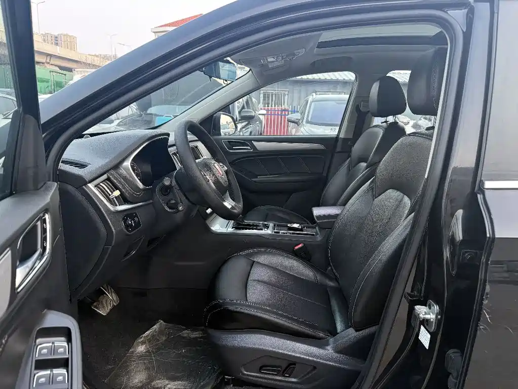 Roewe RX5 20 T 2 WD Auto Internet Smart Enjoyment
