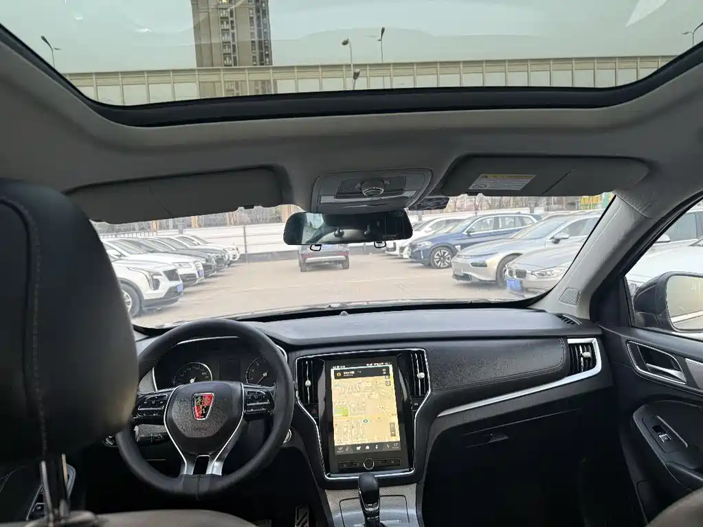 Roewe RX5 20 T 2 WD Auto Internet Smart Enjoyment