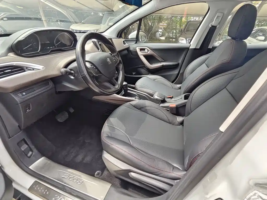 Peugeot 2008 2014 1.6 L Auto Fashion