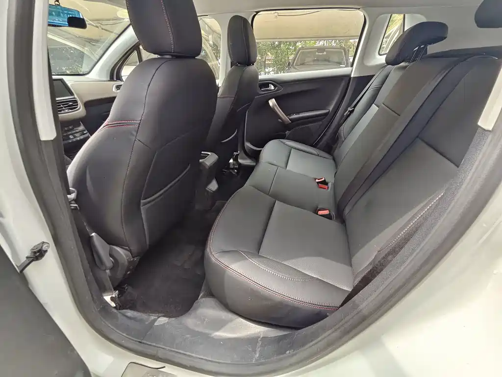 Peugeot 2008 2014 1.6 L Auto Fashion