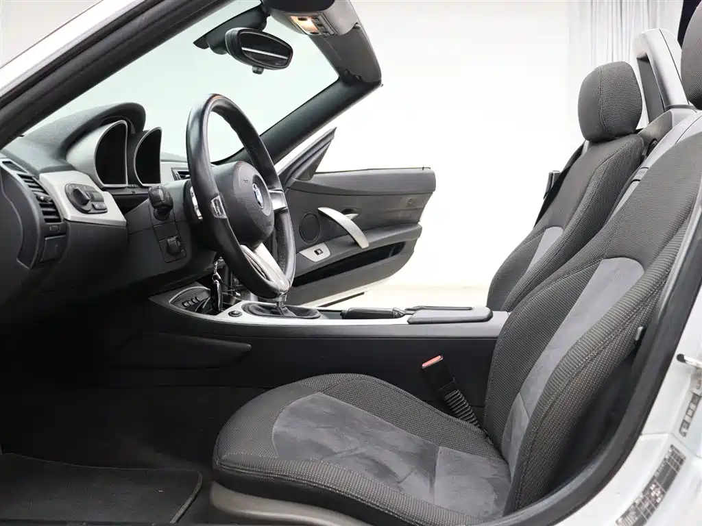 BMW Z4 2.5 si Convertible Sports Car