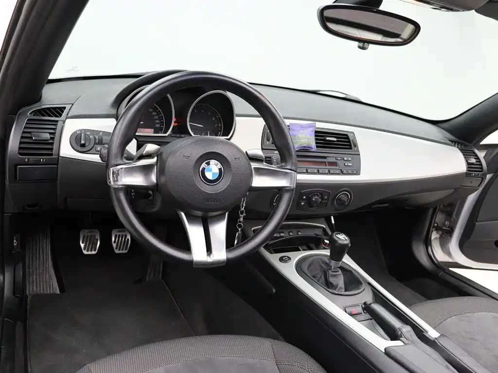 BMW Z4 2.5 si Convertible Sports Car