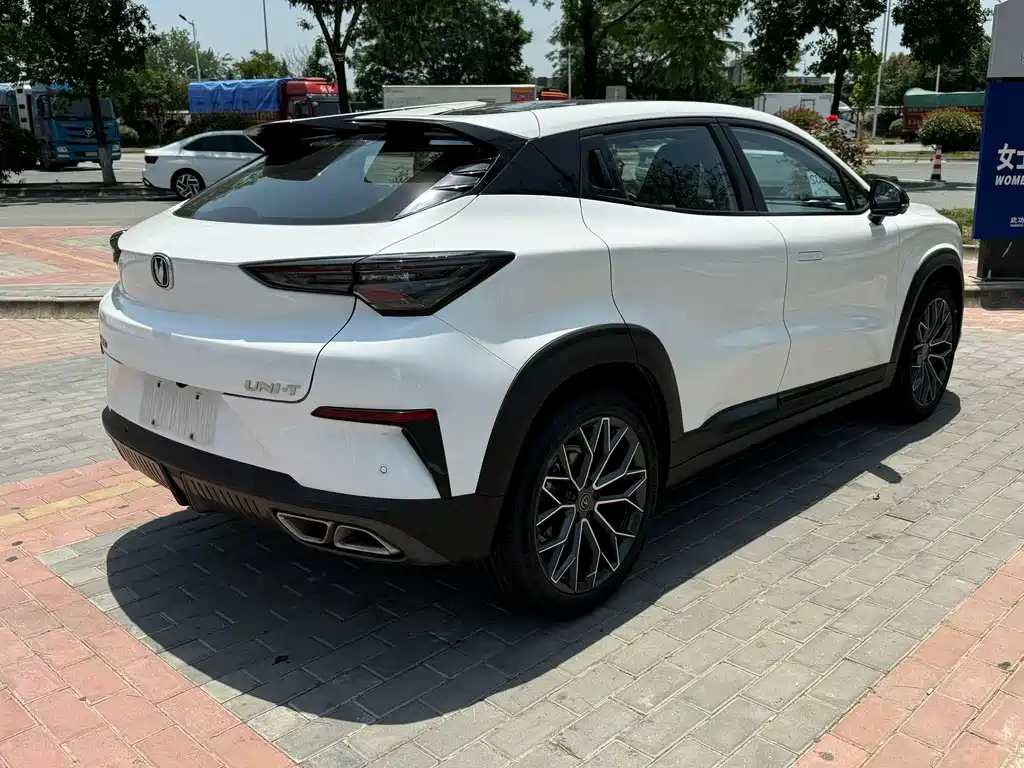 Changan UNI-T 1.5 T Distinguished