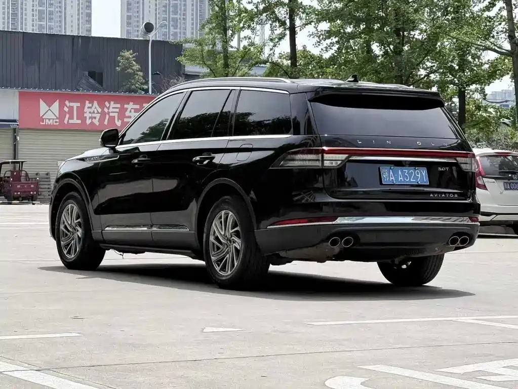 Aviator 3.0 T V6 4 WD Premium