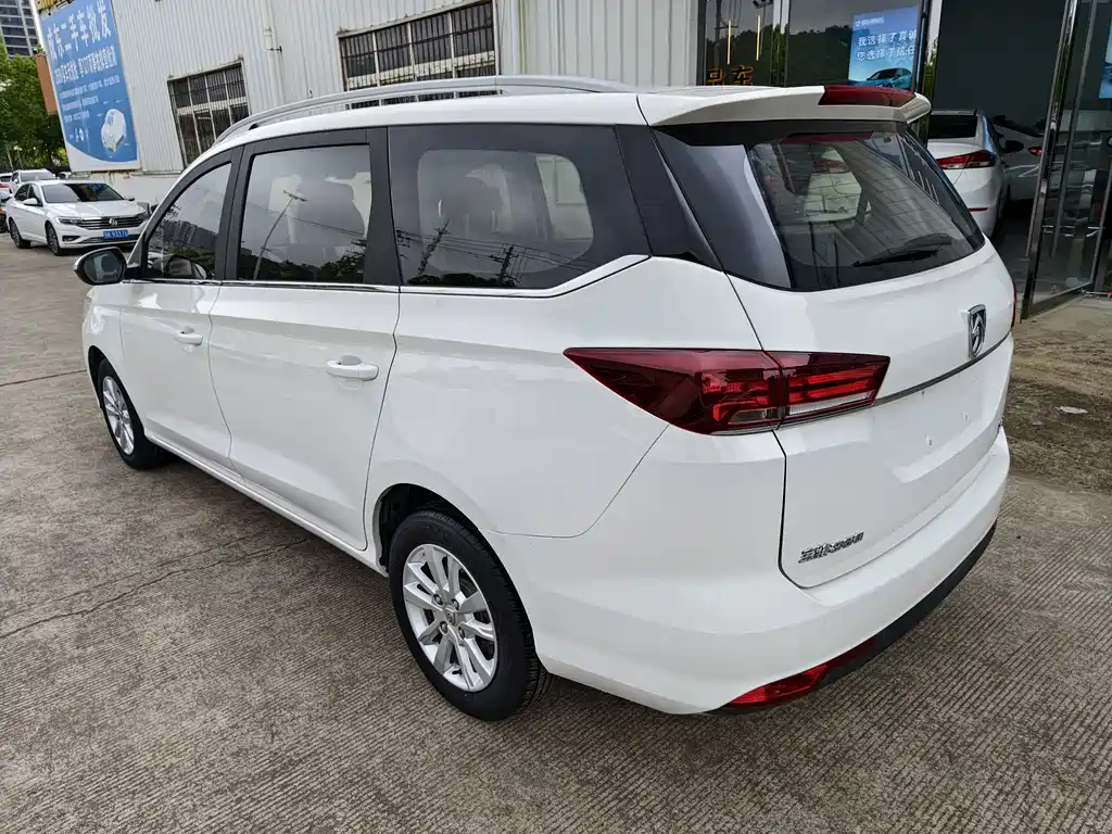 Baojun 360 1.5 L CVT Elite CN-VI