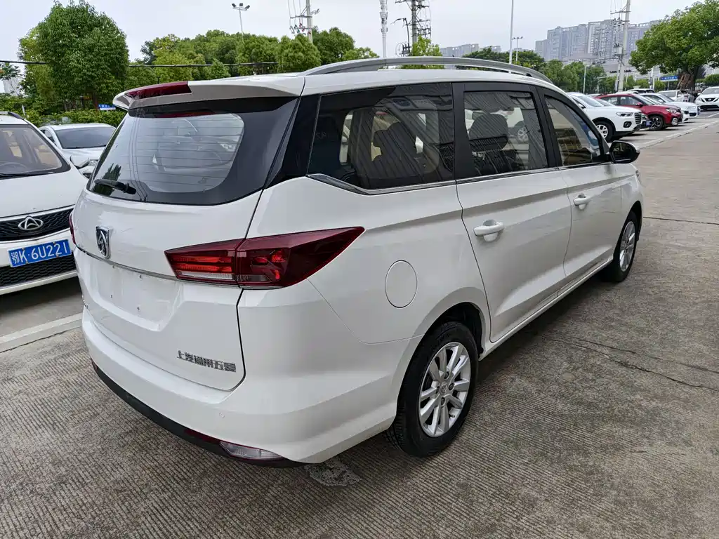 Baojun 360 1.5 L CVT Elite CN-VI