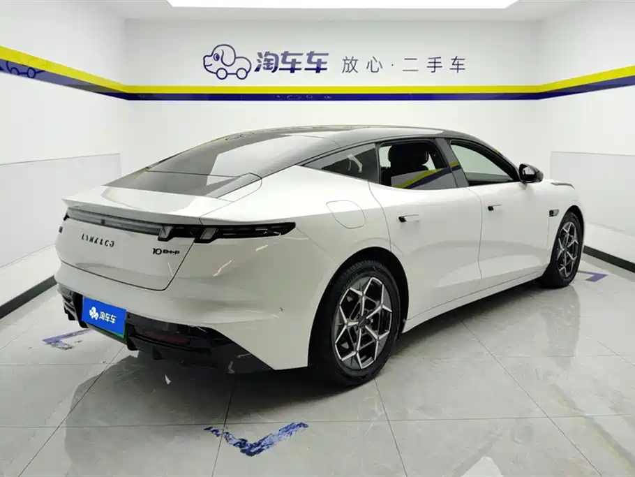 Lynk & Co 10 EM-P 领克10 2025款 240四驱Ultra