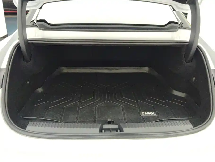 Lynk & Co 10 EM-P 领克10 2025款 240四驱Ultra