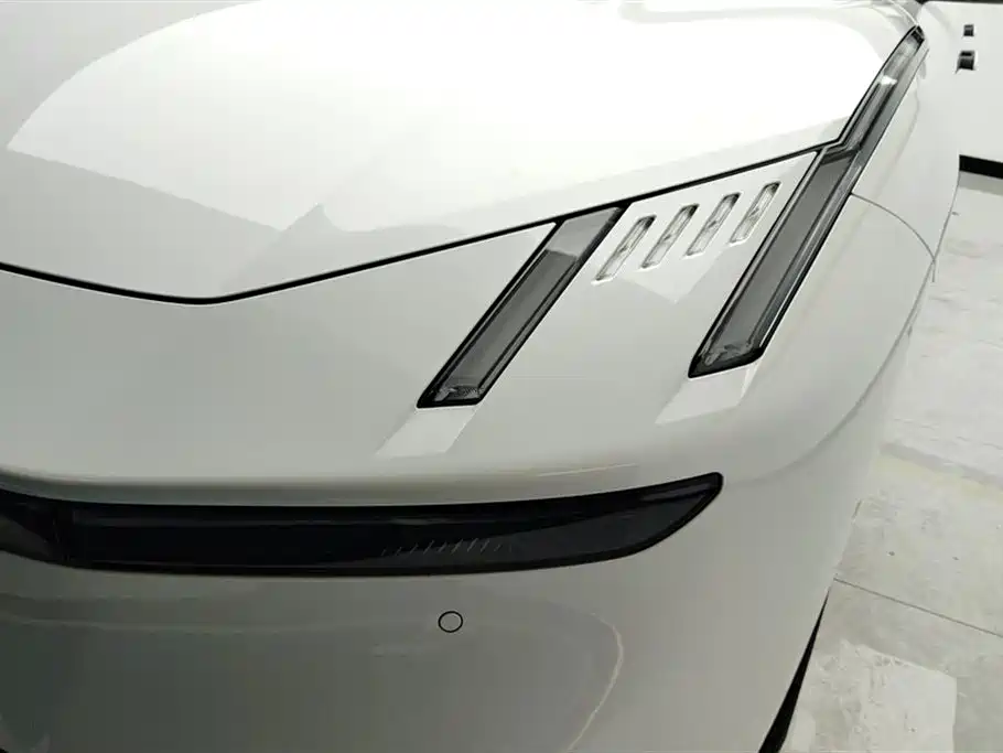 Lynk & Co 10 EM-P 领克10 2025款 240四驱Ultra