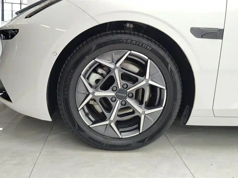 Lynk & Co 10 EM-P 领克10 2025款 240四驱Ultra