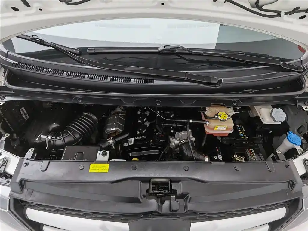 Refine M3 瑞风M3 2023款 PLUS 1.5 T 5/7座经典版