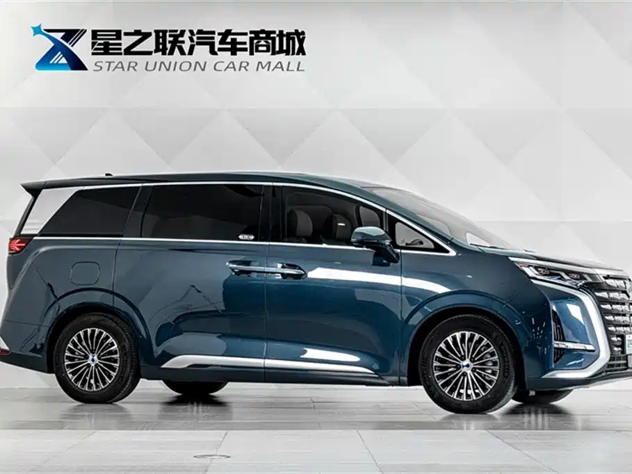Denza D9 DM-i 970 4 WD Flagship