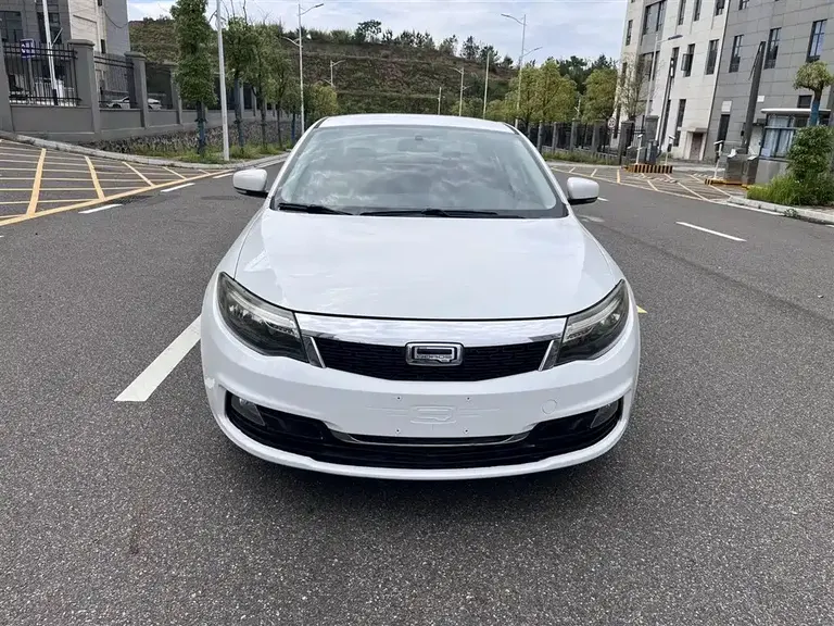 Qoros 3 Sedan 1.6 L Auto Leading