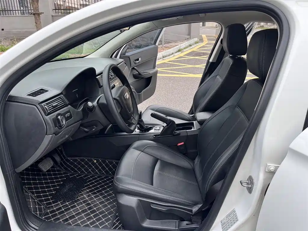Qoros 3 Sedan 1.6 L Auto Leading