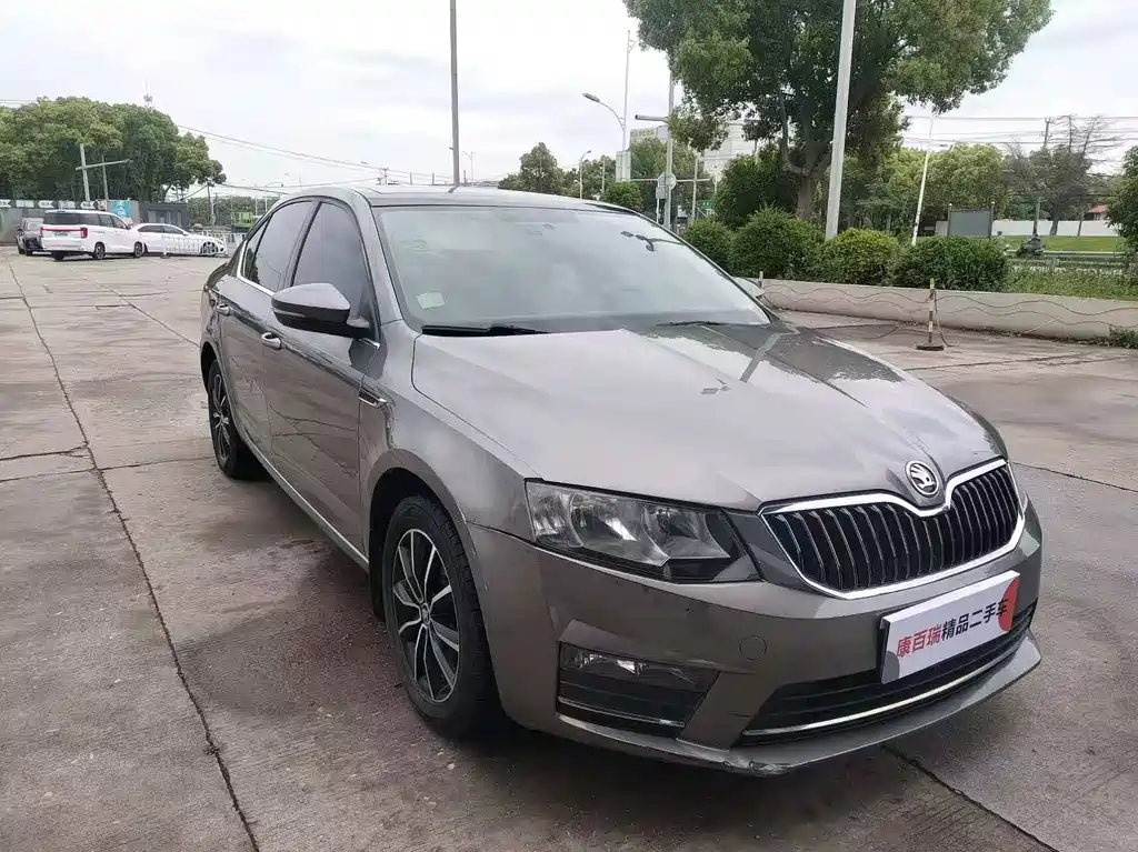 Octavia TSI280 DSG Smart Travel