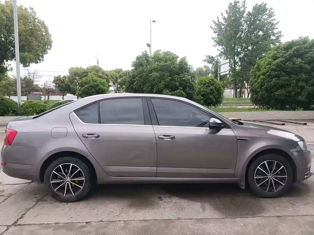 Octavia TSI280 DSG Smart Travel