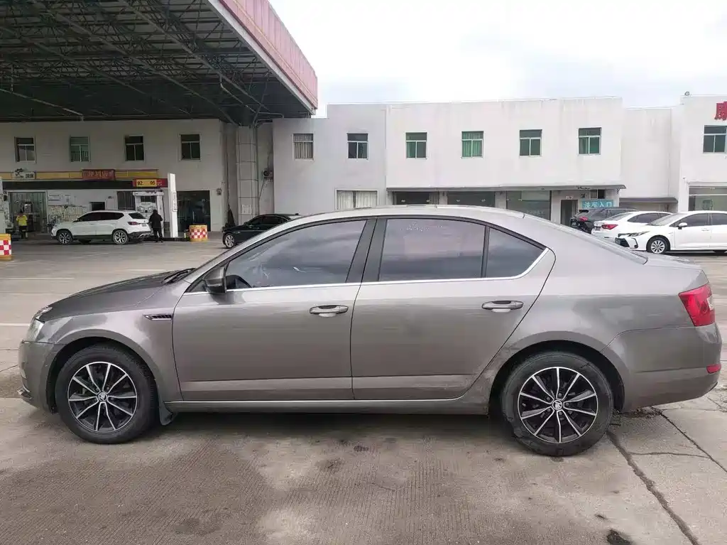Octavia TSI280 DSG Smart Travel