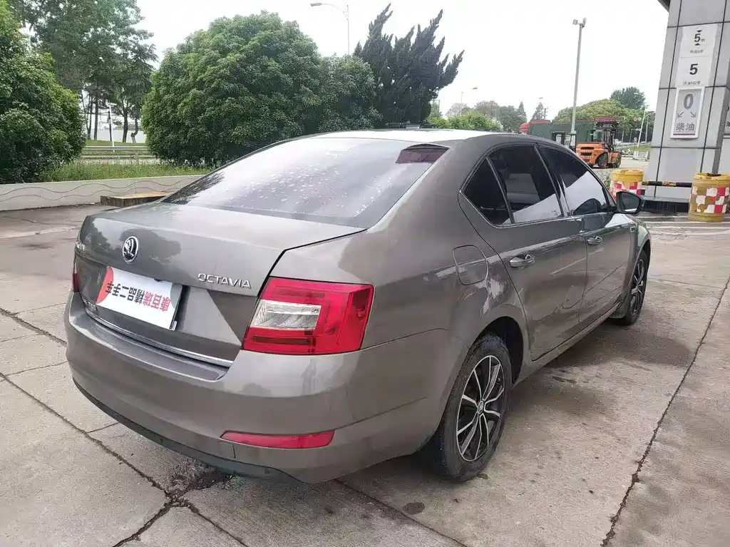 Octavia TSI280 DSG Smart Travel