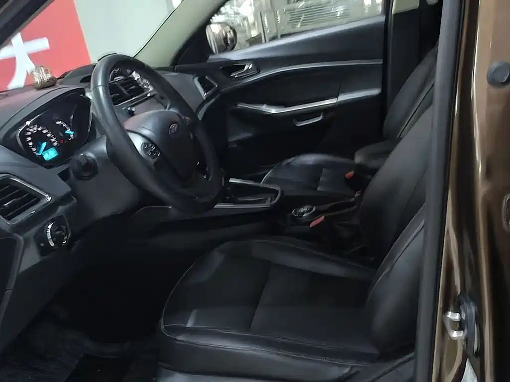 Escort 1.5 L Auto Fashion