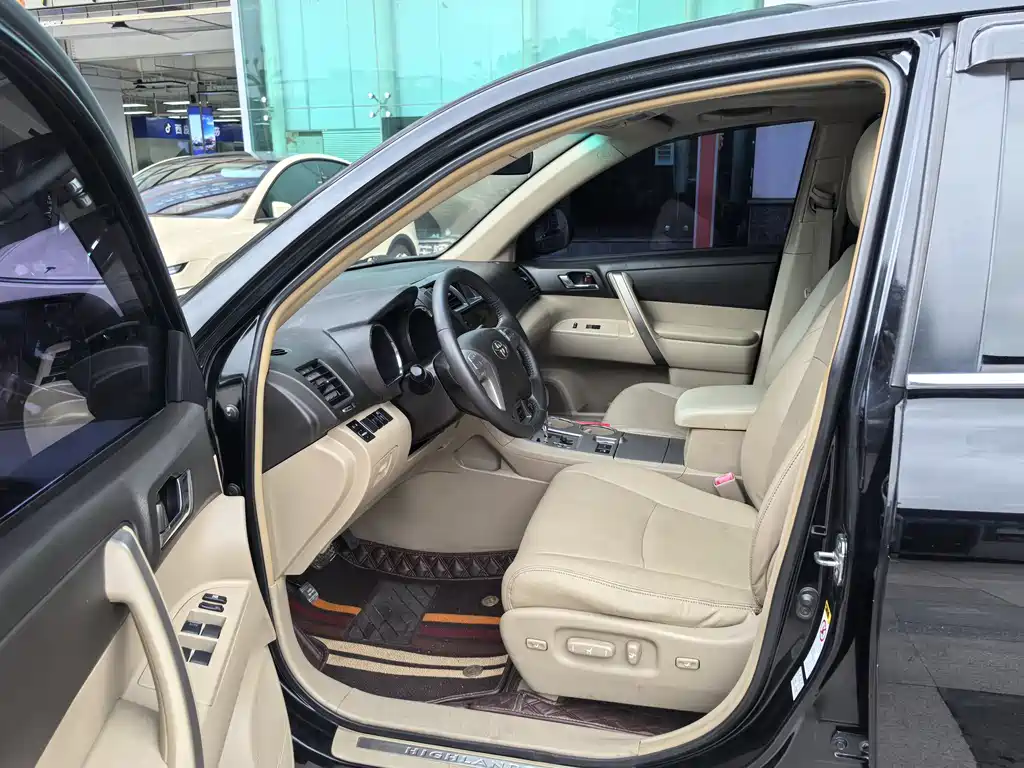 Highlander 3.5 L 4 WD 7-seat Luxury