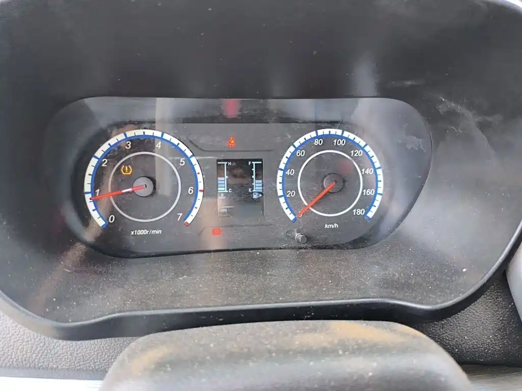 Changan Ruixing M60 1.5 L GDI Comfort Bus 6 7-seat