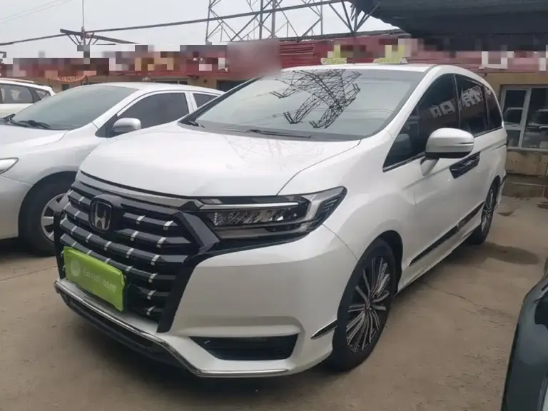 Honda Elysion 2.0 L e:HEV Luxury