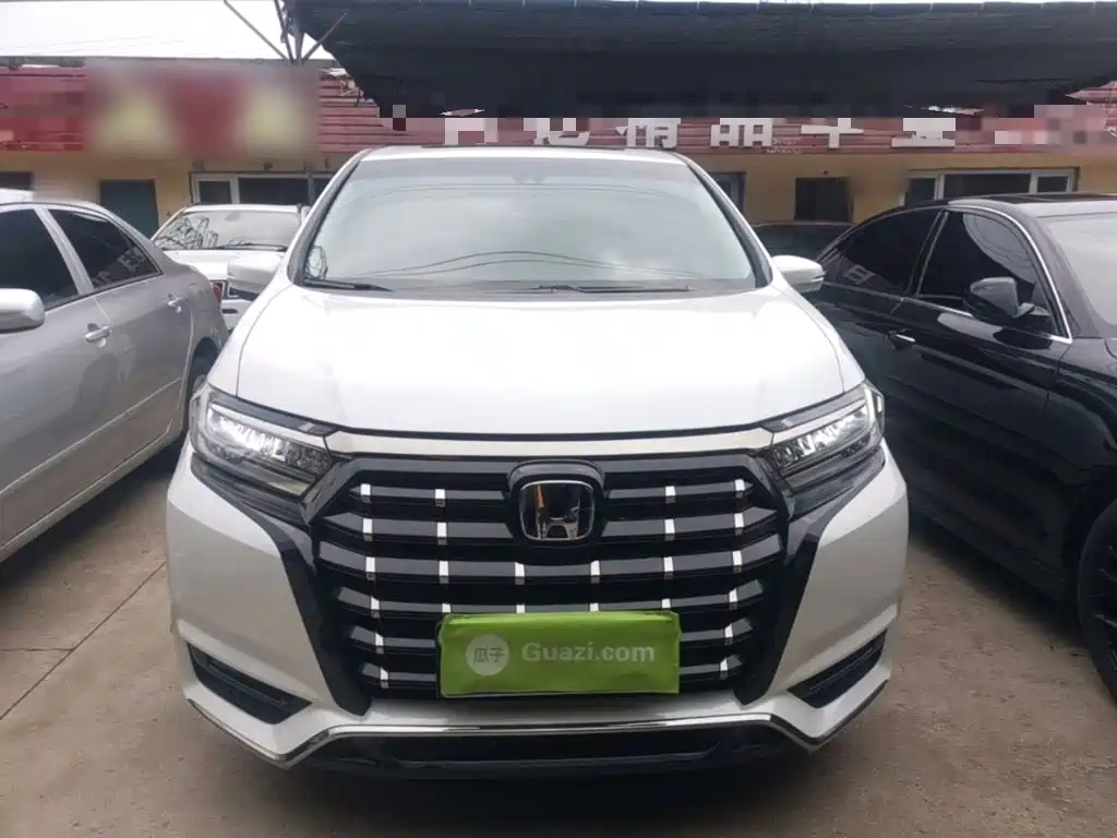 Elysion 2.0 L e:HEV Luxury