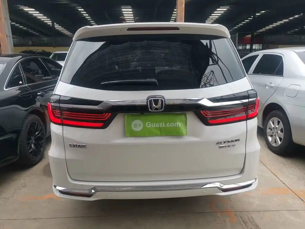 Elysion 2.0 L e:HEV Luxury